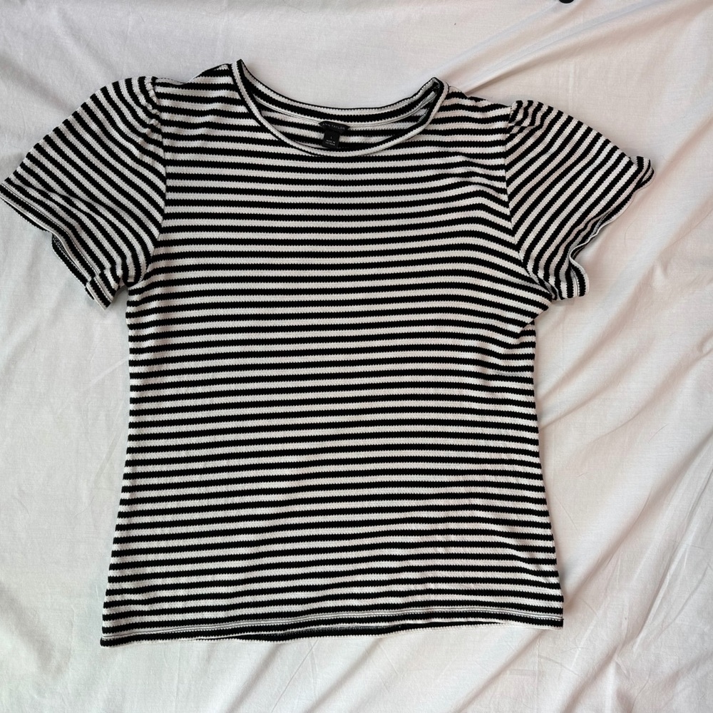 Ann Taylor Black and White Striped Flutter Short Sleeve Top
